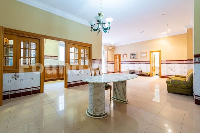 16 bedroom Apartment for sale in Valencia city - € 820,000 (Ref: 8697600)