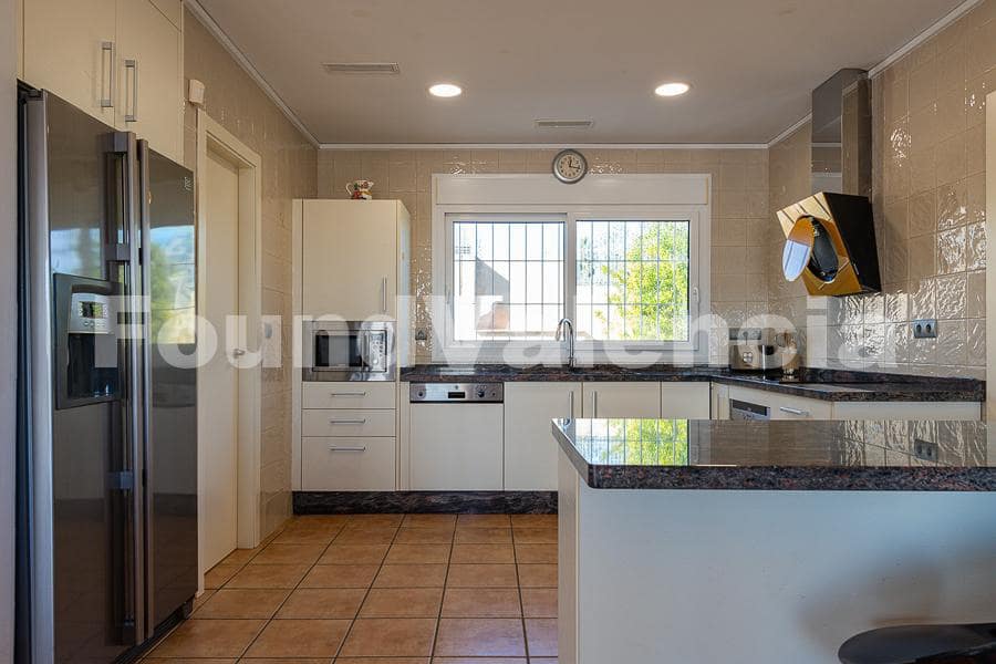 3 soveværelse Villa til salg i Alberic - € 450.000 (Ref: 8821546)