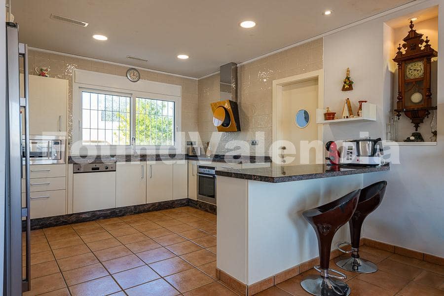 3 soveværelse Villa til salg i Alberic - € 450.000 (Ref: 8821546)