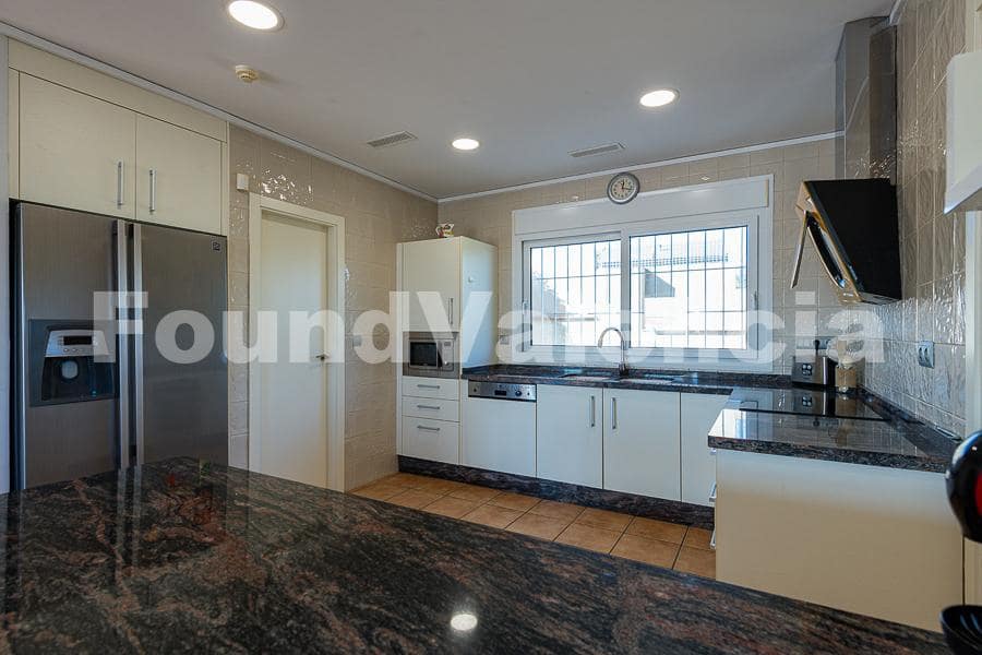 3 soveværelse Villa til salg i Alberic - € 450.000 (Ref: 8821546)