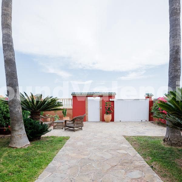 5 bedroom Villa for sale in Burriana / Borriana - € 1,300,000 (Ref: 8896024)