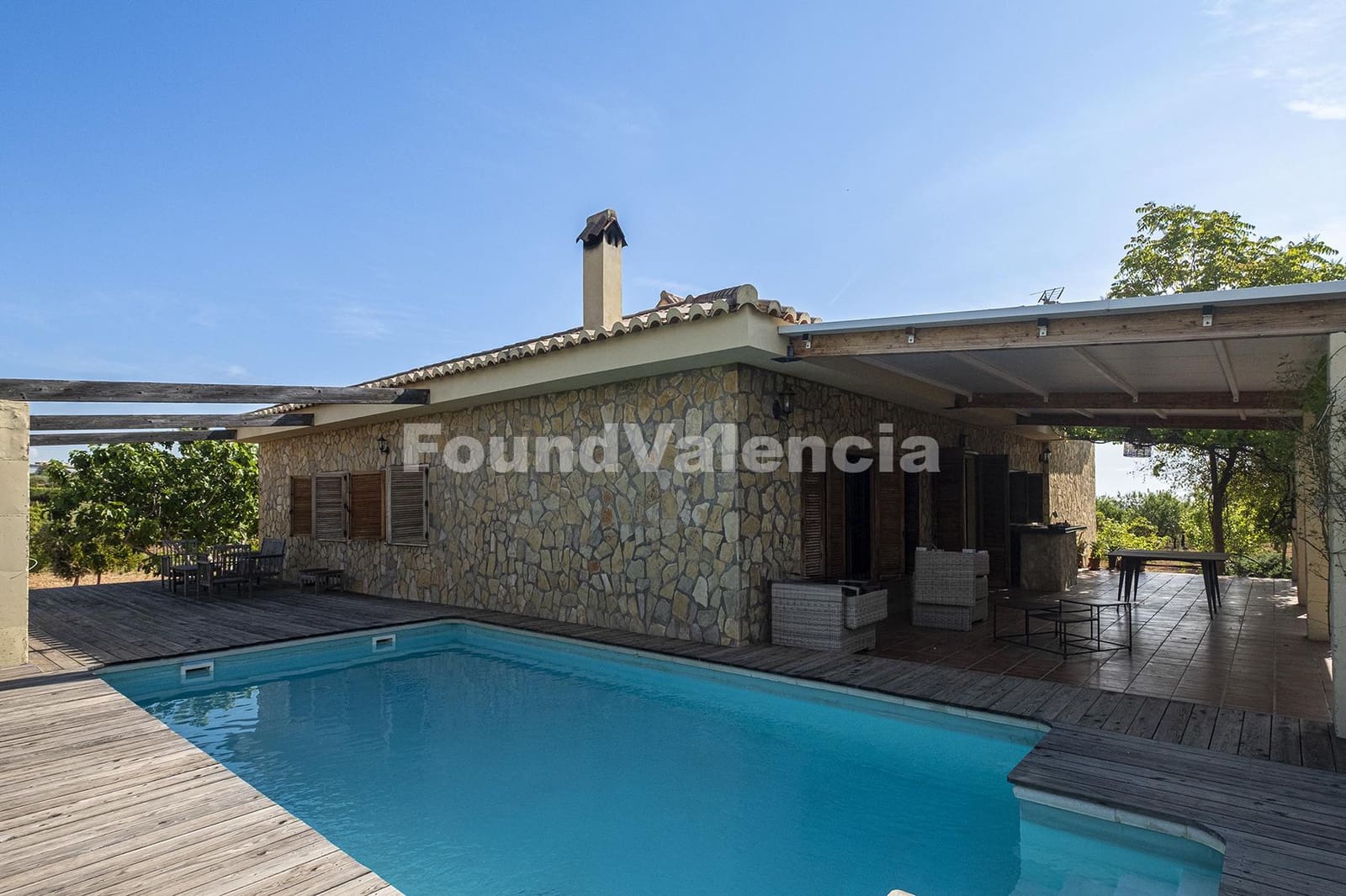 7 soveværelse Villa til salg i Chiva - € 440.000 (Ref: 9006629)