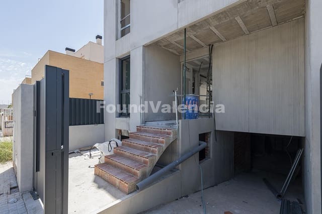 Chalet de 4 habitaciones en Bétera en venta - 650.000 € (Ref: 9019767)