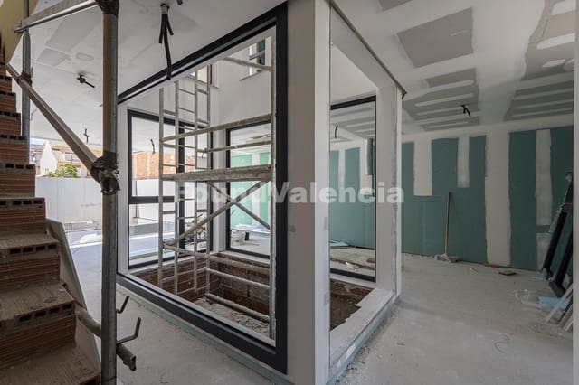 Chalet de 4 habitaciones en Bétera en venta - 650.000 € (Ref: 9019767)