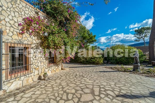 5 bedroom Villa for sale in Xàtiva - € 600,000 (Ref: 9041727)