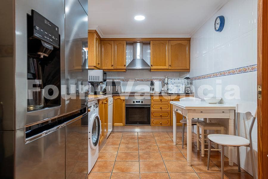 4 soveværelse Villa til salg i La Pobla de Vallbona - € 575.000 (Ref: 9057158)