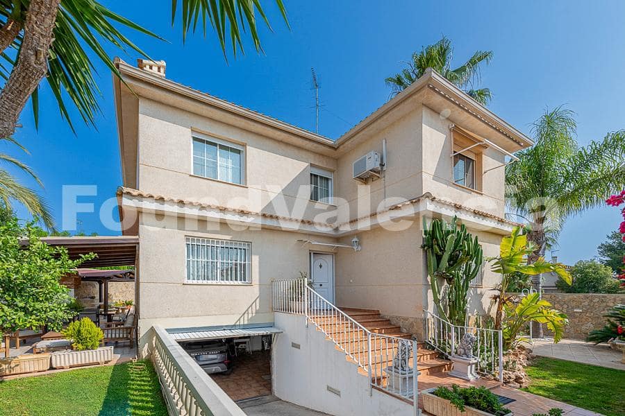 4 soveværelse Villa til salg i La Pobla de Vallbona - € 575.000 (Ref: 9057158)