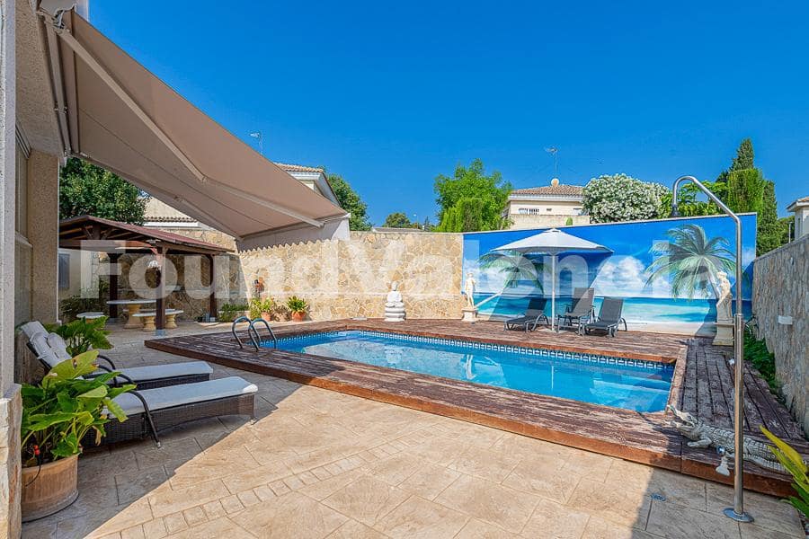 4 soveværelse Villa til salg i La Pobla de Vallbona - € 575.000 (Ref: 9057158)