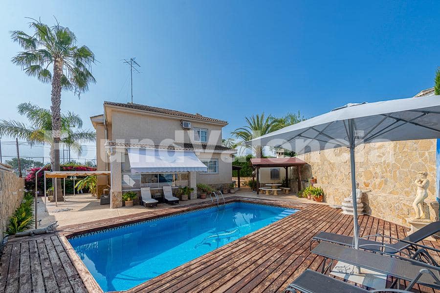 4 soveværelse Villa til salg i La Pobla de Vallbona - € 575.000 (Ref: 9057158)