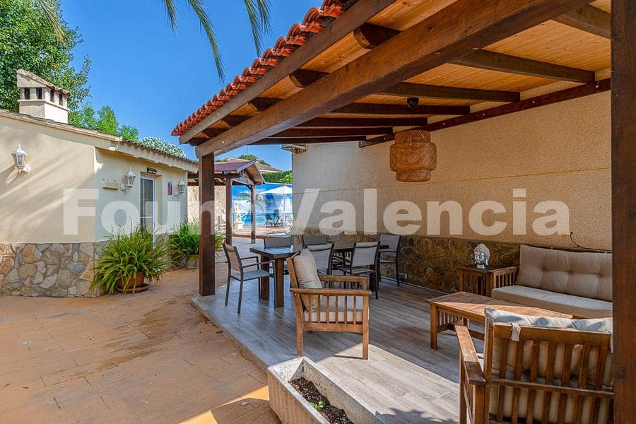 4 soveværelse Villa til salg i La Pobla de Vallbona - € 575.000 (Ref: 9057158)