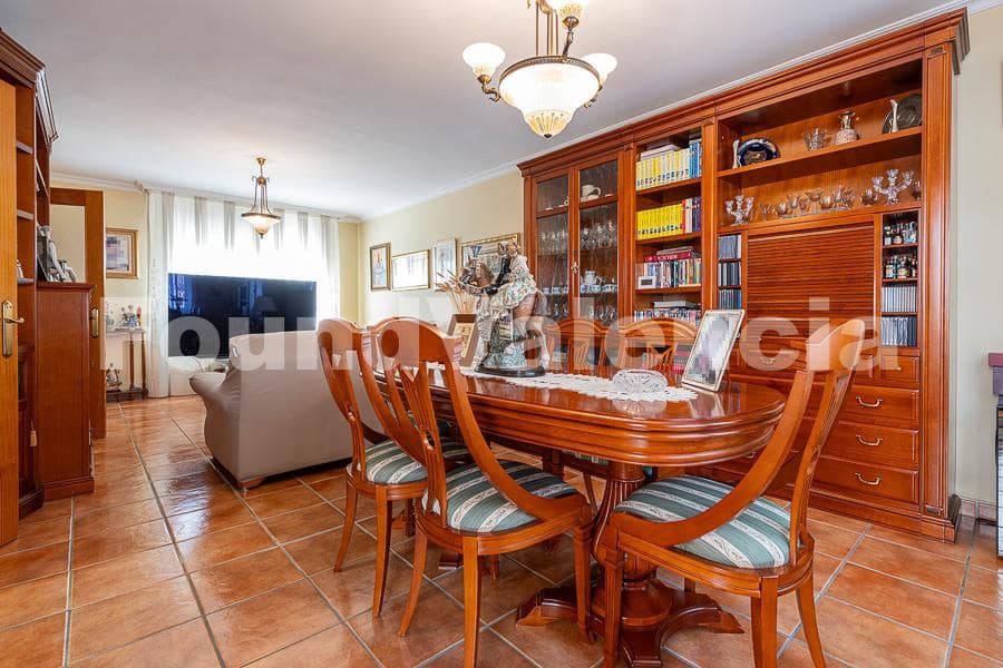 4 soveværelse Villa til salg i La Pobla de Vallbona - € 575.000 (Ref: 9057158)