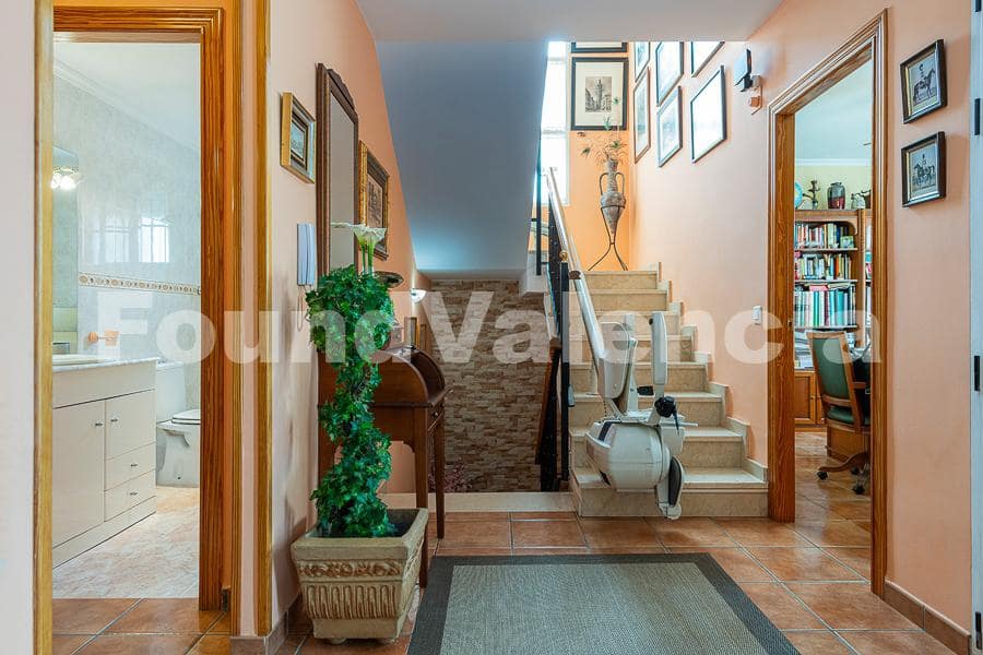 4 soveværelse Villa til salg i La Pobla de Vallbona - € 575.000 (Ref: 9057158)