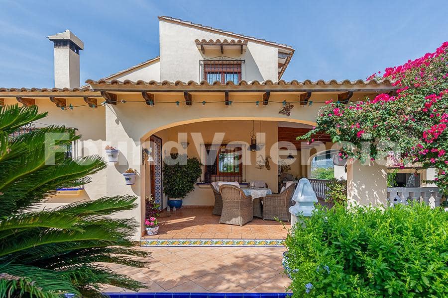 5 chambre Villa/Maison à vendre à Alberic - 394 000 € (Ref: 9074652)