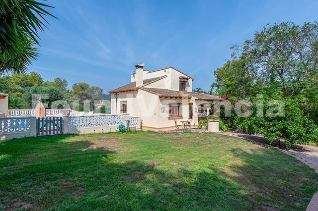 5 bedroom Villa for sale in Alberic - € 394,000 (Ref: 9074652)