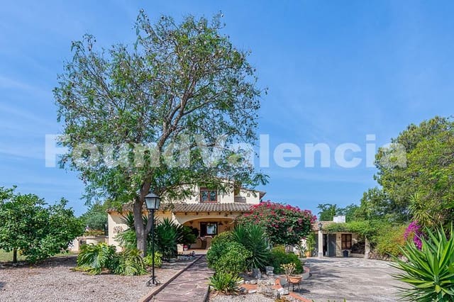 5 bedroom Villa for sale in Alberic - € 394,000 (Ref: 9074652)