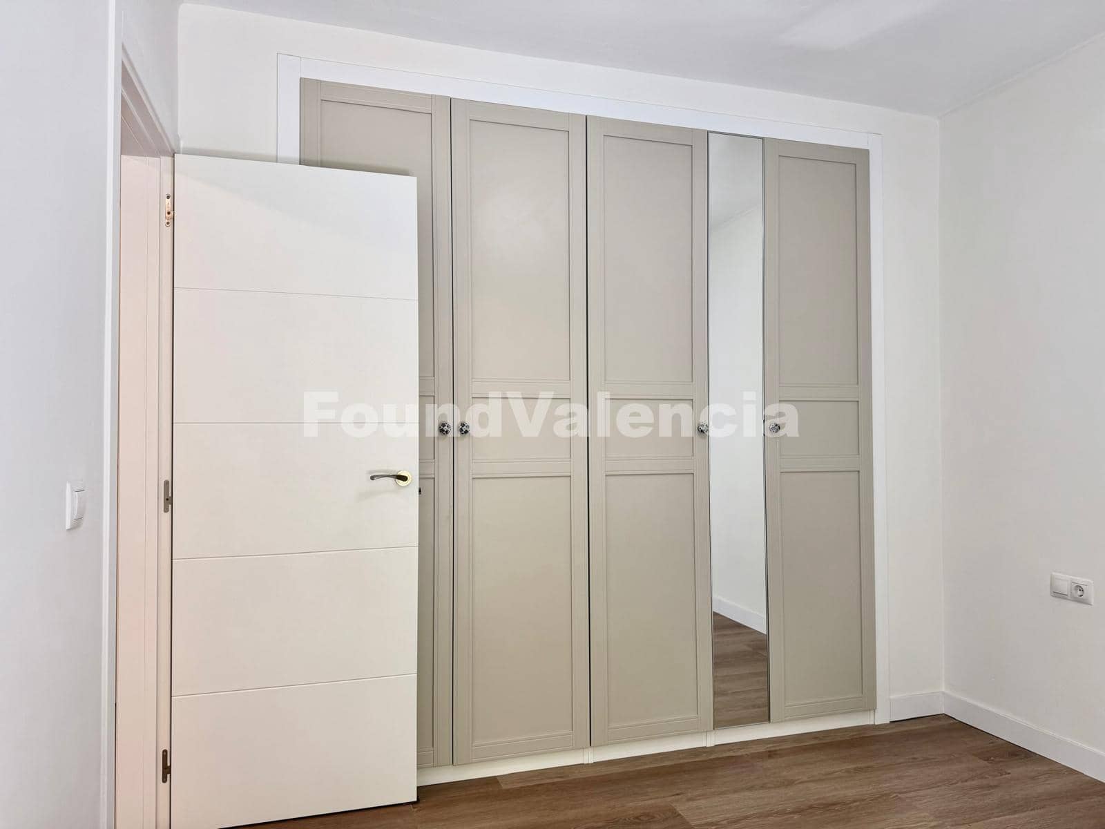 2 soveværelse Lejlighed til salg i Valencia by - € 400.000 (Ref: 9190720)