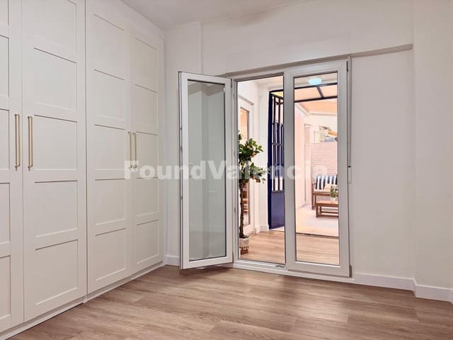 2 bedroom Apartment for sale in Valencia city - € 400,000 (Ref: 9190720)