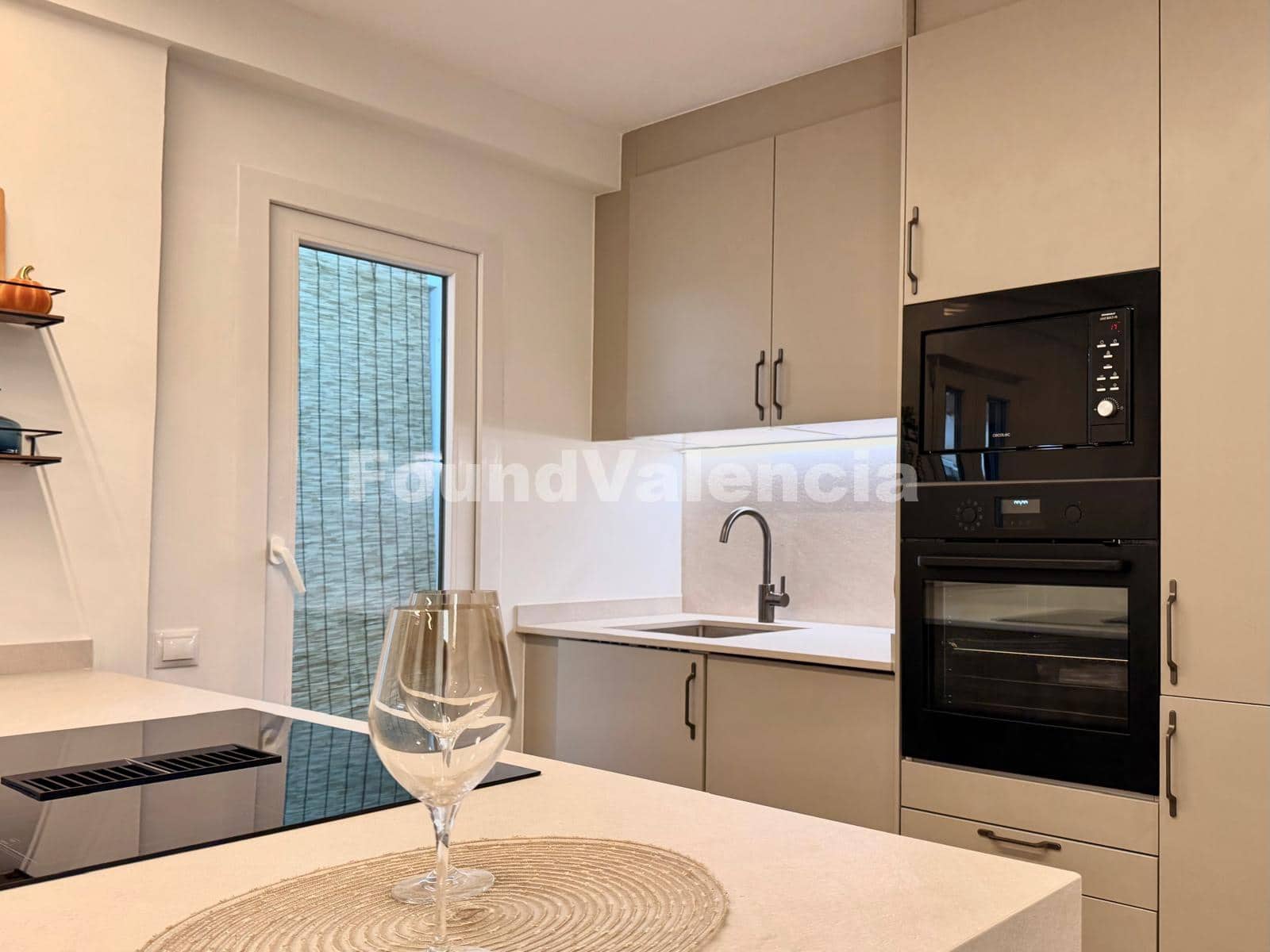 2 soveværelse Lejlighed til salg i Valencia by - € 400.000 (Ref: 9190720)