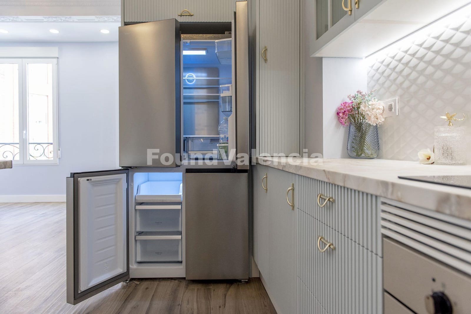 3 bedroom Apartment for sale in Valencia city - € 840,000 (Ref: 9206101)