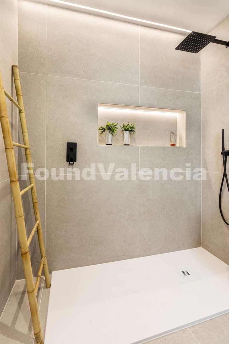 Apartamento de 2 habitaciones en València ciudad en venta - 825.000 € (Ref: 9232007)