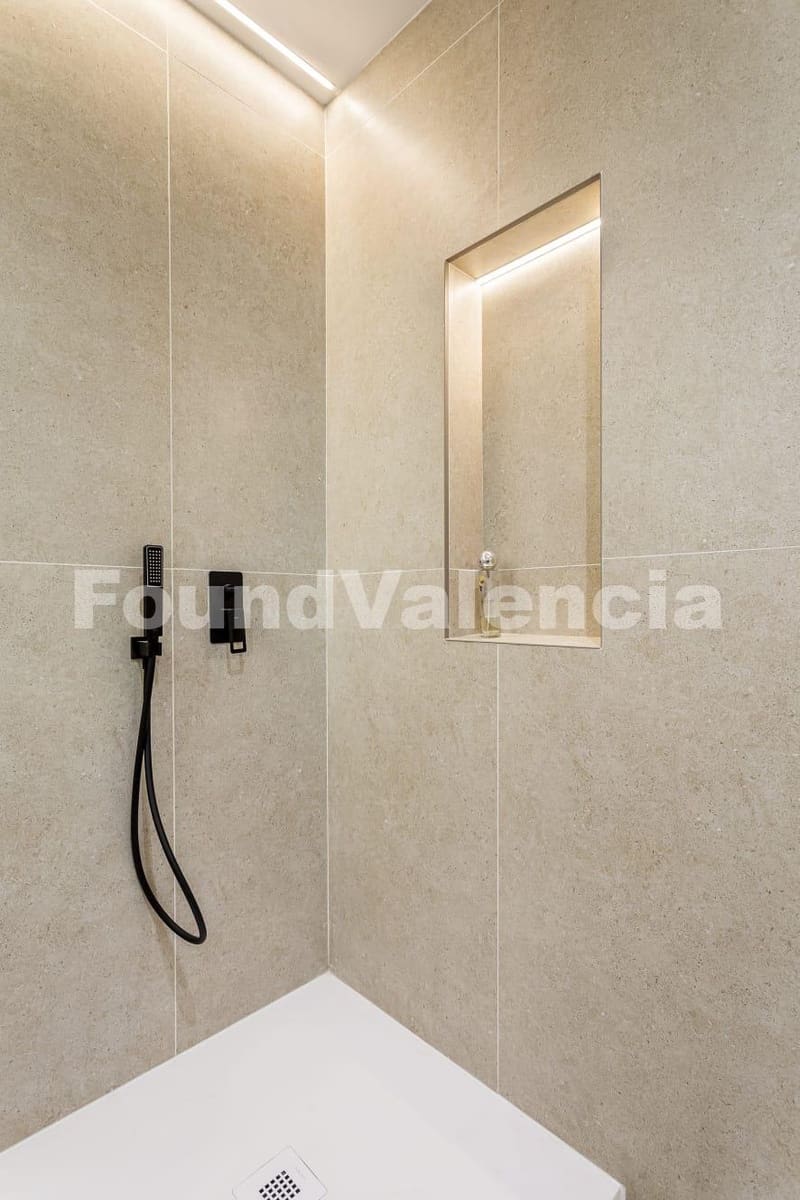 Apartamento de 2 habitaciones en València ciudad en venta - 825.000 € (Ref: 9232007)