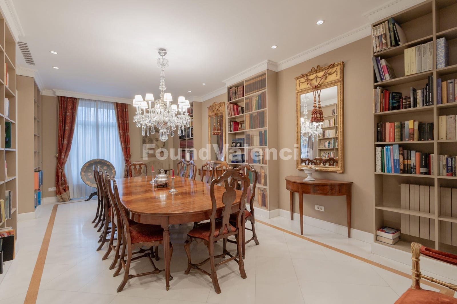 Apartamento de 7 habitaciones en València ciudad en venta - 2.800.000 € (Ref: 9235821)