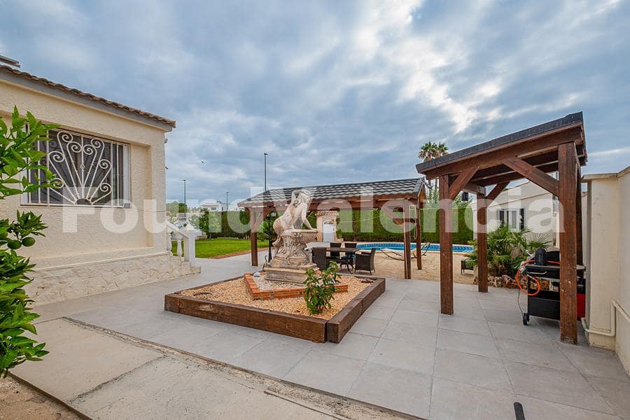 6 camera da letto Villa in vendita in La Pobla de Vallbona - 730.000 € (Rif: 9262023)