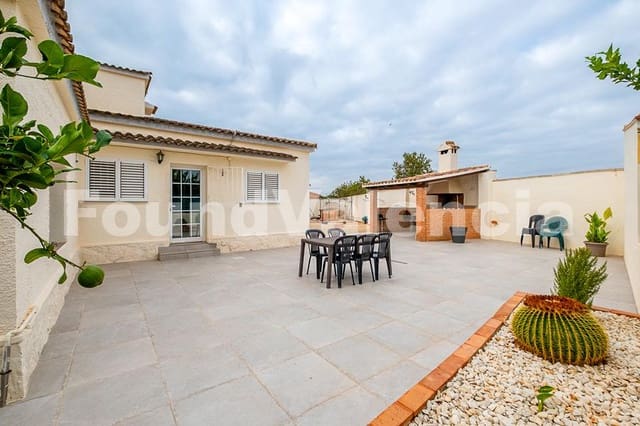 6 soverom Villa til salgs i La Pobla de Vallbona - € 730 000 (Ref: 9262023)