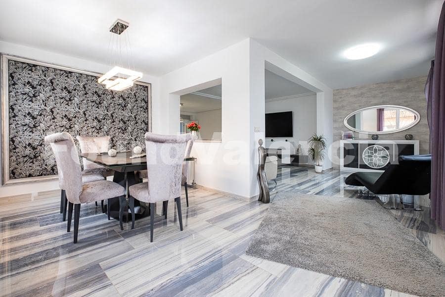 6 camera da letto Villa in vendita in La Pobla de Vallbona - 730.000 € (Rif: 9262023)