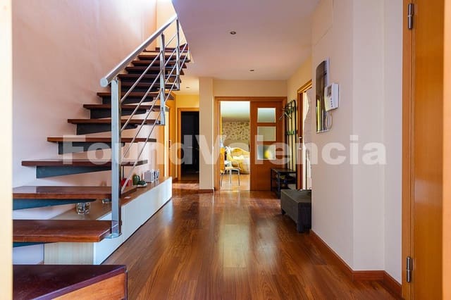 4 bedroom Villa for sale in Montroy - € 290,000 (Ref: 9263874)