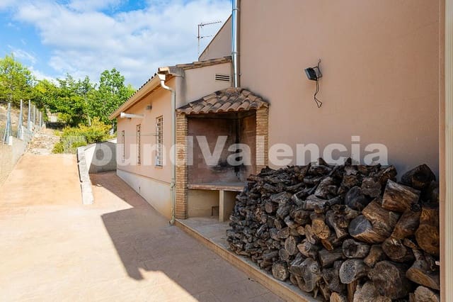 4 bedroom Villa for sale in Montroy - € 290,000 (Ref: 9263874)