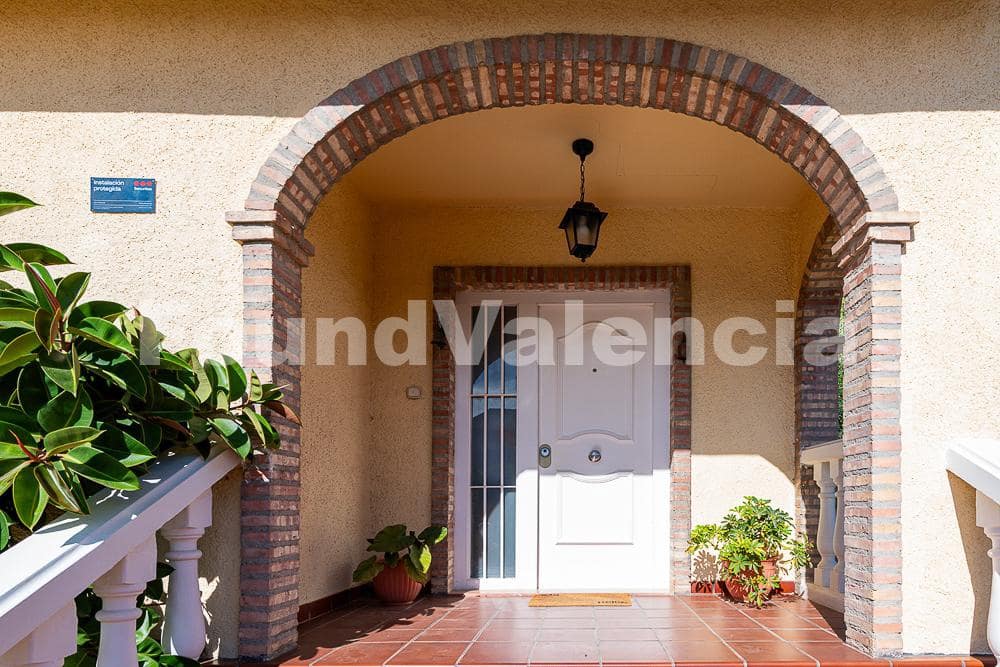 5 soverom Villa til salgs i L'Eliana - € 639 000 (Ref: 9268986)