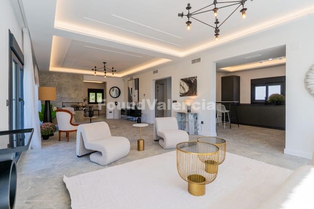 4 bedroom Villa for sale in Altea - € 980,000 (Ref: 9378534)
