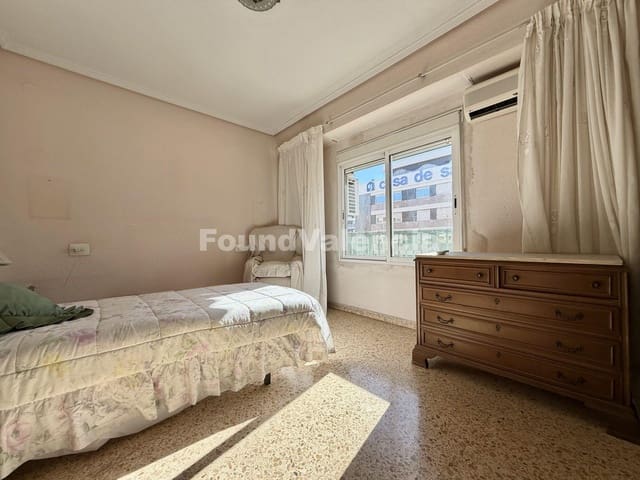 4 slaapkamer Appartement te koop in Valencia stad - € 320.000 (Ref: 9402744)