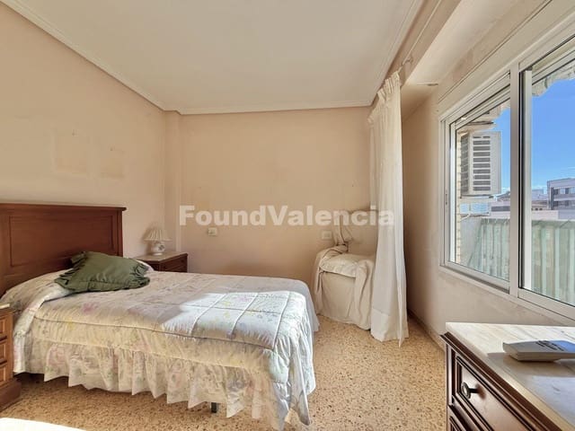 4 slaapkamer Appartement te koop in Valencia stad - € 320.000 (Ref: 9402744)
