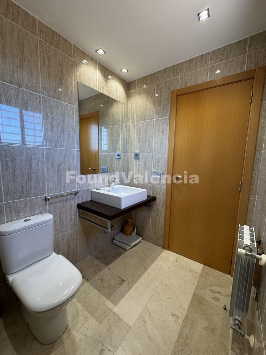 4 chambre Villa/Maison à vendre à La Pobla de Vallbona - 625 000 € (Ref: 9436553)