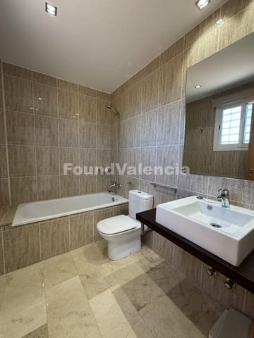 4 chambre Villa/Maison à vendre à La Pobla de Vallbona - 625 000 € (Ref: 9436553)
