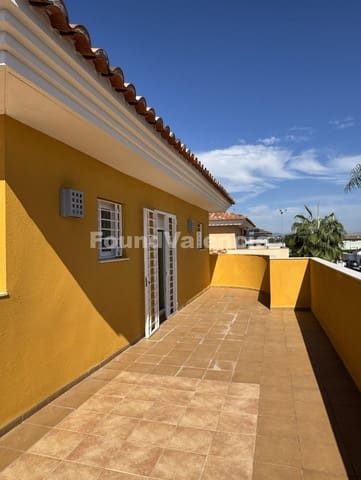 4 chambre Villa/Maison à vendre à La Pobla de Vallbona - 625 000 € (Ref: 9436553)