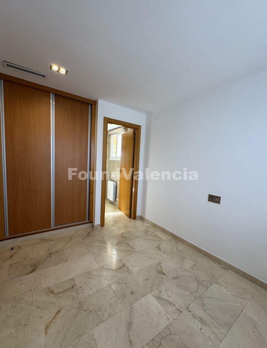 4 chambre Villa/Maison à vendre à La Pobla de Vallbona - 625 000 € (Ref: 9436553)