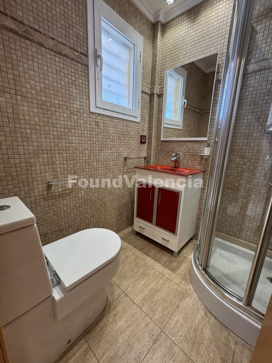 4 chambre Villa/Maison à vendre à La Pobla de Vallbona - 625 000 € (Ref: 9436553)