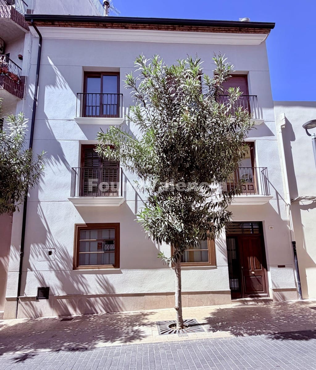 4 bedroom Villa for sale in Gandia - € 549,000 (Ref: 9448509)