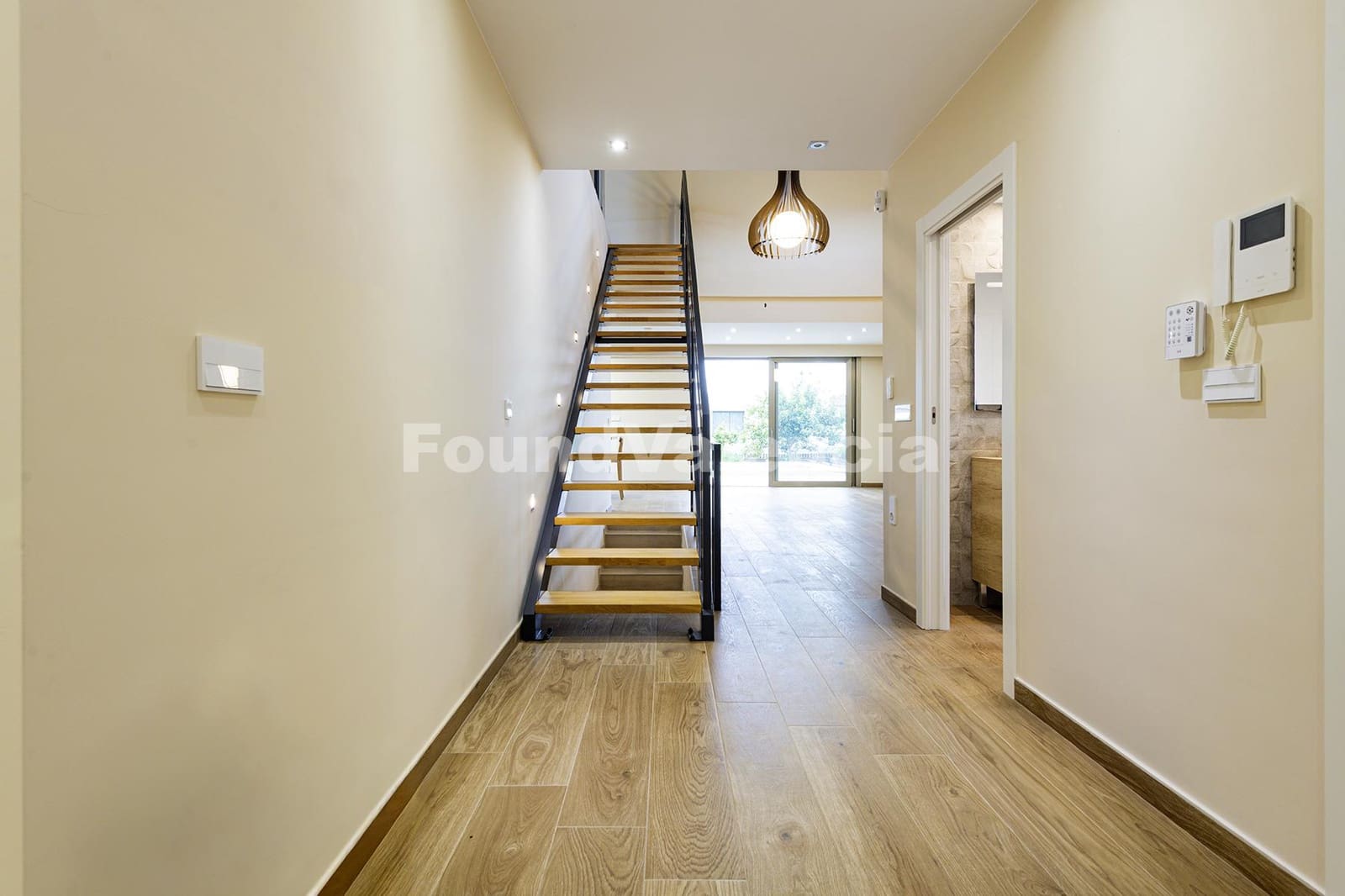 5 soveværelse Villa til salg i La Pobla de Vallbona - € 650.000 (Ref: 9561409)