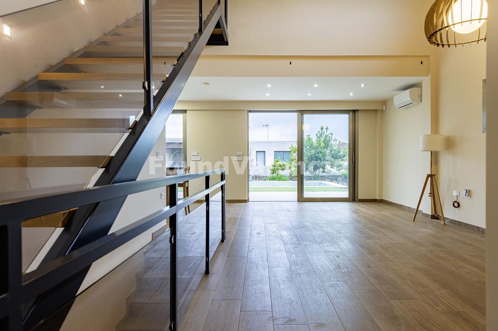 5 soveværelse Villa til salg i La Pobla de Vallbona - € 650.000 (Ref: 9561409)