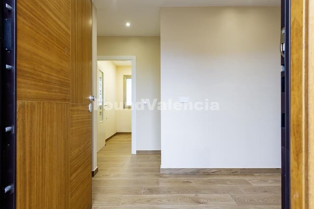 5 soveværelse Villa til salg i La Pobla de Vallbona - € 650.000 (Ref: 9561409)