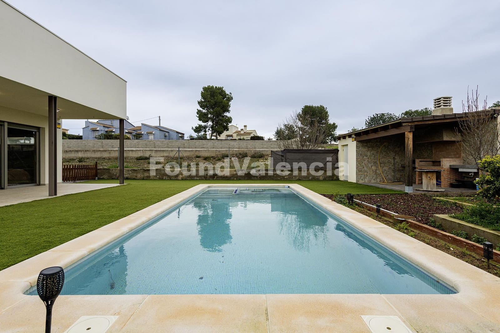 5 soveværelse Villa til salg i La Pobla de Vallbona - € 650.000 (Ref: 9561409)