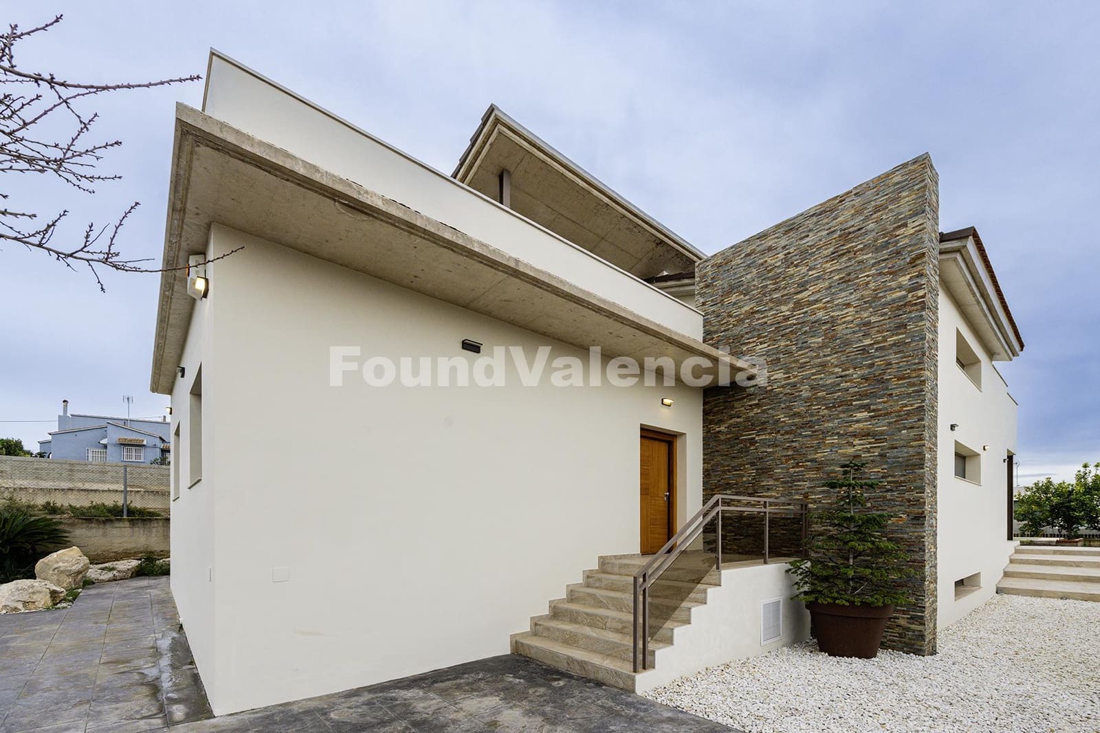 5 soveværelse Villa til salg i La Pobla de Vallbona - € 650.000 (Ref: 9561409)