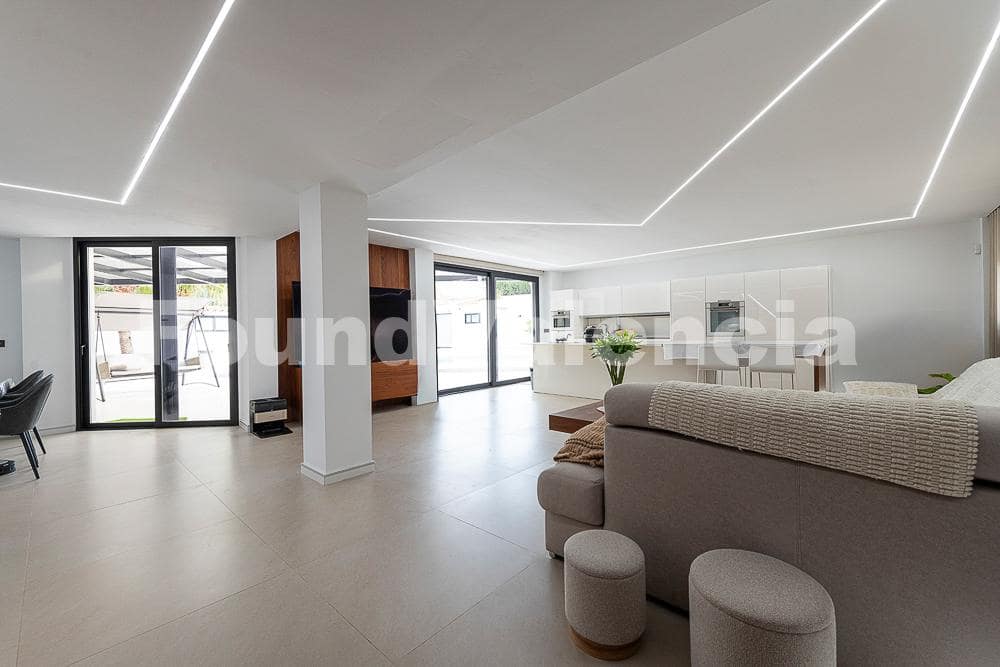 4 makuuhuone Huvila myytävänä paikassa L'Eliana - 1 200 000 € (Ref: 9568192)