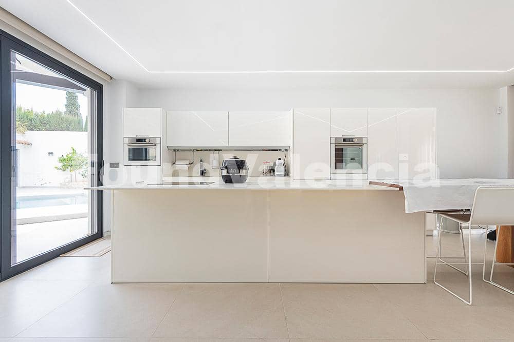 4 makuuhuone Huvila myytävänä paikassa L'Eliana - 1 200 000 € (Ref: 9568192)