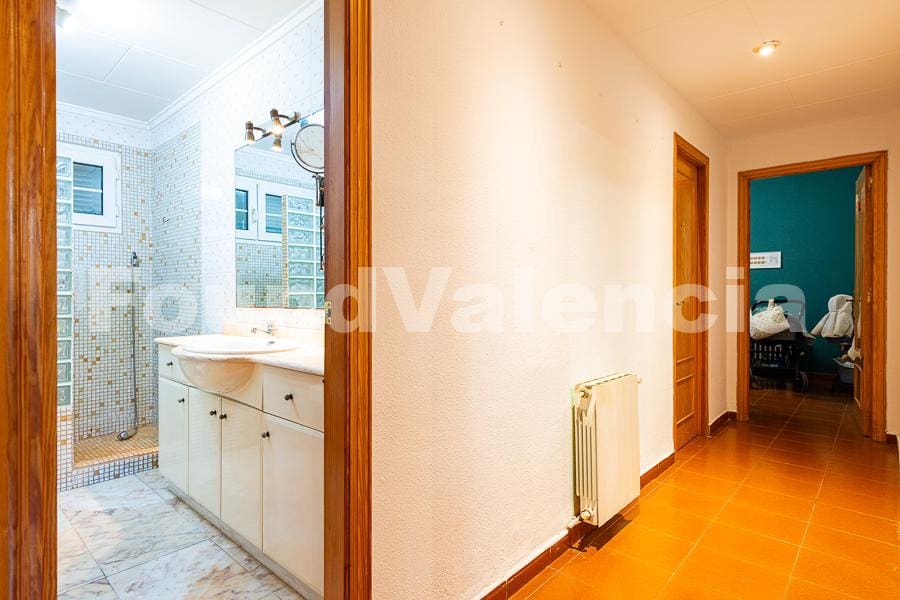 3 bedroom Villa for sale in L'Eliana - € 690,000 (Ref: 9719688)