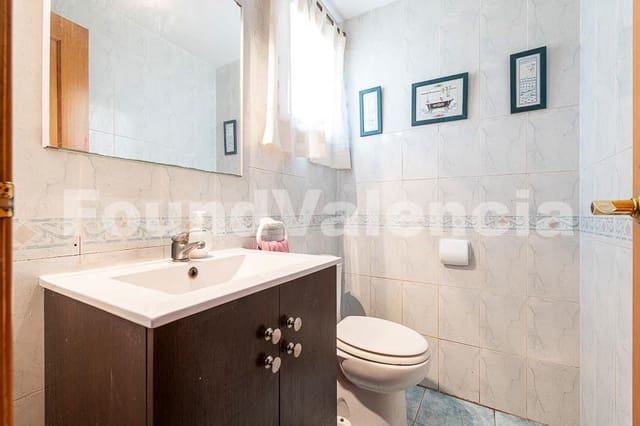 4 makuuhuone Huvila myytävänä paikassa L'Eliana - 550 000 € (Ref: 9772783)